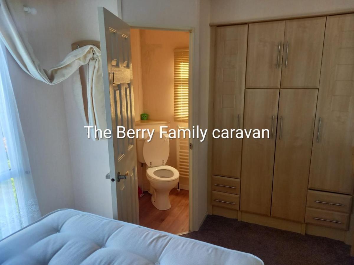 Caravan On Golden Palm Ml50 Holiday home Chapel Saint Leonards