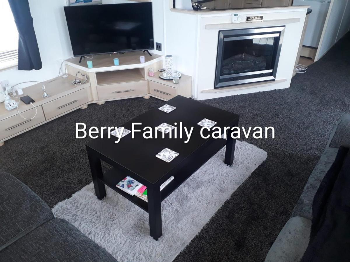 Caravan On Golden Palm Ml50 Holiday home *